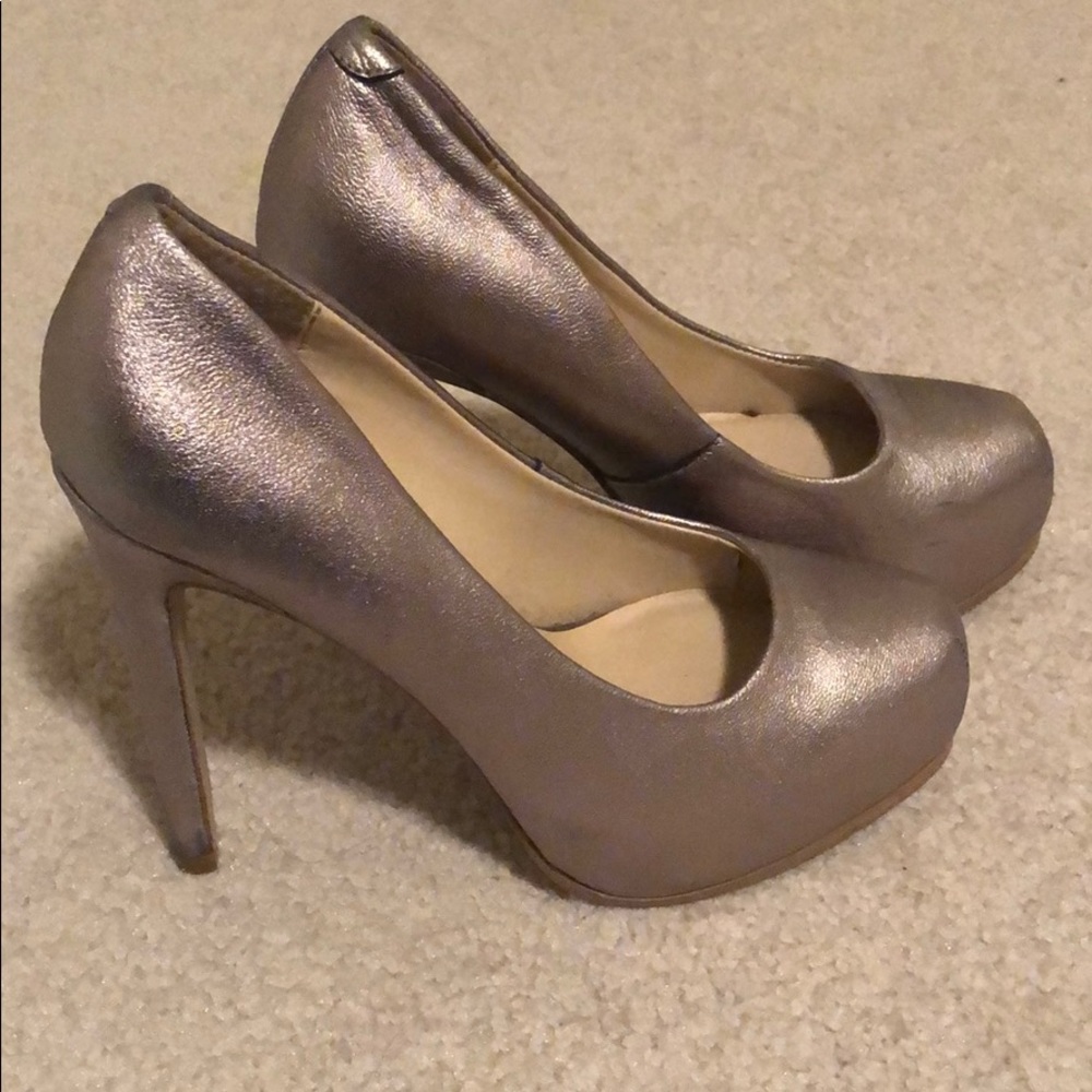 Metallic pumps